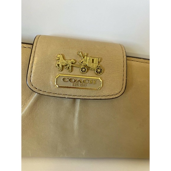 Coach Madison Slim Clutch Envelope Wallet Tan Color - Picture 2 of 12
